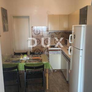 CRIKVENICA, JADRANOVO - lijepa kuća s pet apartmana