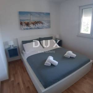 CRIKVENICA, JADRANOVO - luksuzan 1S+DB s natkrivenom terasom i parkirnim mjestom