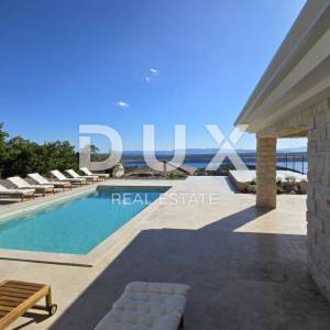 CRIKVENICA, JADRANOVO - Luksuzna kamena villa s grijanim bazenom 