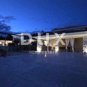 CRIKVENICA, JADRANOVO - Luksuzna kamena villa s grijanim bazenom 