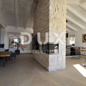 CRIKVENICA, JADRANOVO - Luksuzna kamena villa s grijanim bazenom 