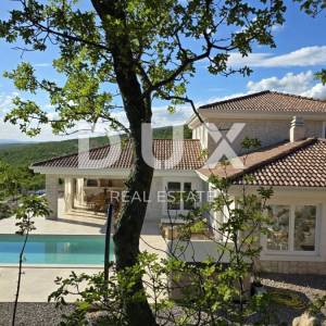 CRIKVENICA, JADRANOVO - Luksuzna kamena villa s grijanim bazenom 