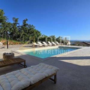 Crikvenica, Jadranovo, novogradnja, rustikalna vila s bazenom