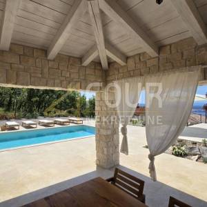 Crikvenica, Jadranovo, novogradnja, rustikalna vila s bazenom