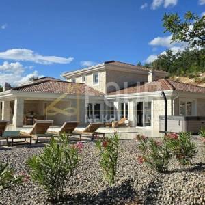 Crikvenica, Jadranovo, novogradnja, rustikalna vila s bazenom