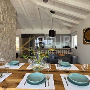 Crikvenica, Jadranovo, novogradnja, rustikalna vila s bazenom
