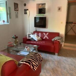 CRIKVENICA, JADRANOVO - samostojeća kuća 210 m2