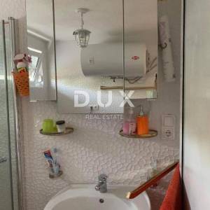 CRIKVENICA, JADRANOVO - samostojeća kuća 210 m2