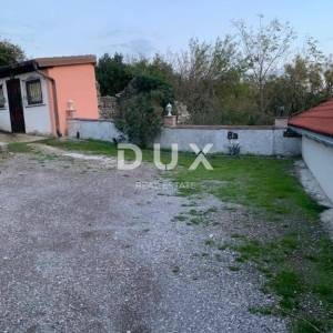 CRIKVENICA, JADRANOVO - samostojeća kuća 210 m2