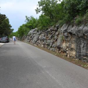 CRIKVENICA - KAČJAK - građevinski teren (4000m2) 1. RED DO MORA za boutique hotel / hotel / stambenu zgradu – stanove / poslovn...