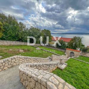CRIKVENICA, KAČJAK - moćna vila od 800m2 drugi red do mora na zemljištu od 2000m2