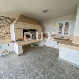 CRIKVENICA, KAČJAK - moćna vila od 800m2 drugi red do mora na zemljištu od 2000m2