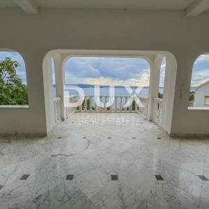 CRIKVENICA, KAČJAK - moćna vila od 800m2 drugi red do mora na zemljištu od 2000m2