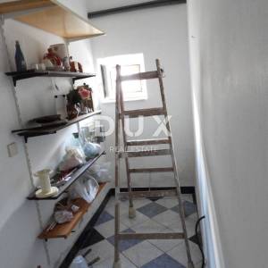CRIKVENICA - kuća 380 m2 s panoramskim pogledom na more + okoliš 500 m2