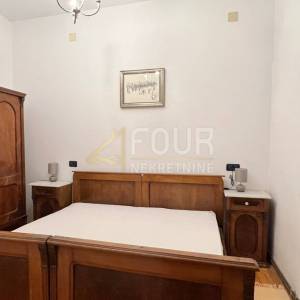 Crikvenica, kuća 450m2 s garažom i okućnicom
