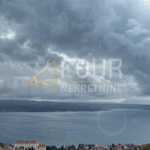 Crikvenica, kuća 450m2 s garažom i okućnicom