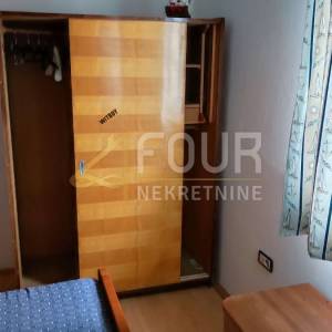 Crikvenica, kuća 450m2 s garažom i okućnicom