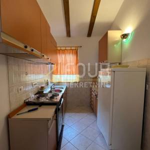 Crikvenica, kuća 450m2 s garažom i okućnicom