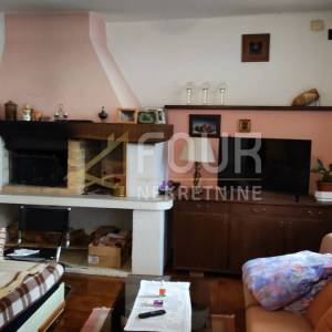 Crikvenica, kuća 450m2 s garažom i okućnicom