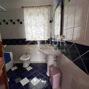 Crikvenica, kuća 450m2 s garažom i okućnicom
