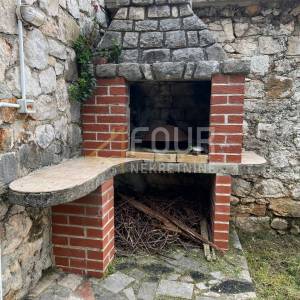 Crikvenica, kuća 450m2 s garažom i okućnicom