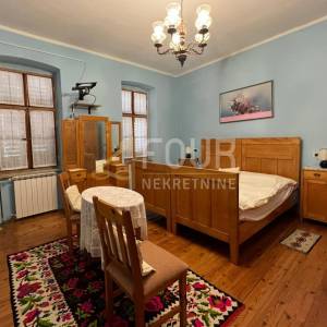 Crikvenica, kuća 450m2 s garažom i okućnicom