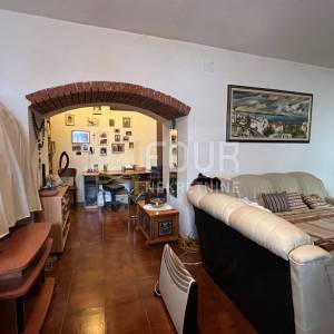 Crikvenica, kuća 450m2 s garažom i okućnicom