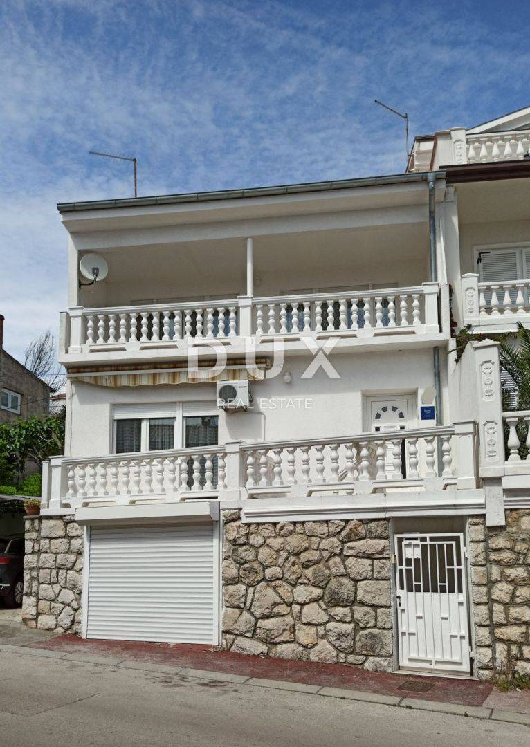 CRIKVENICA - kuća od 200 m2 u centru Crikvenice
