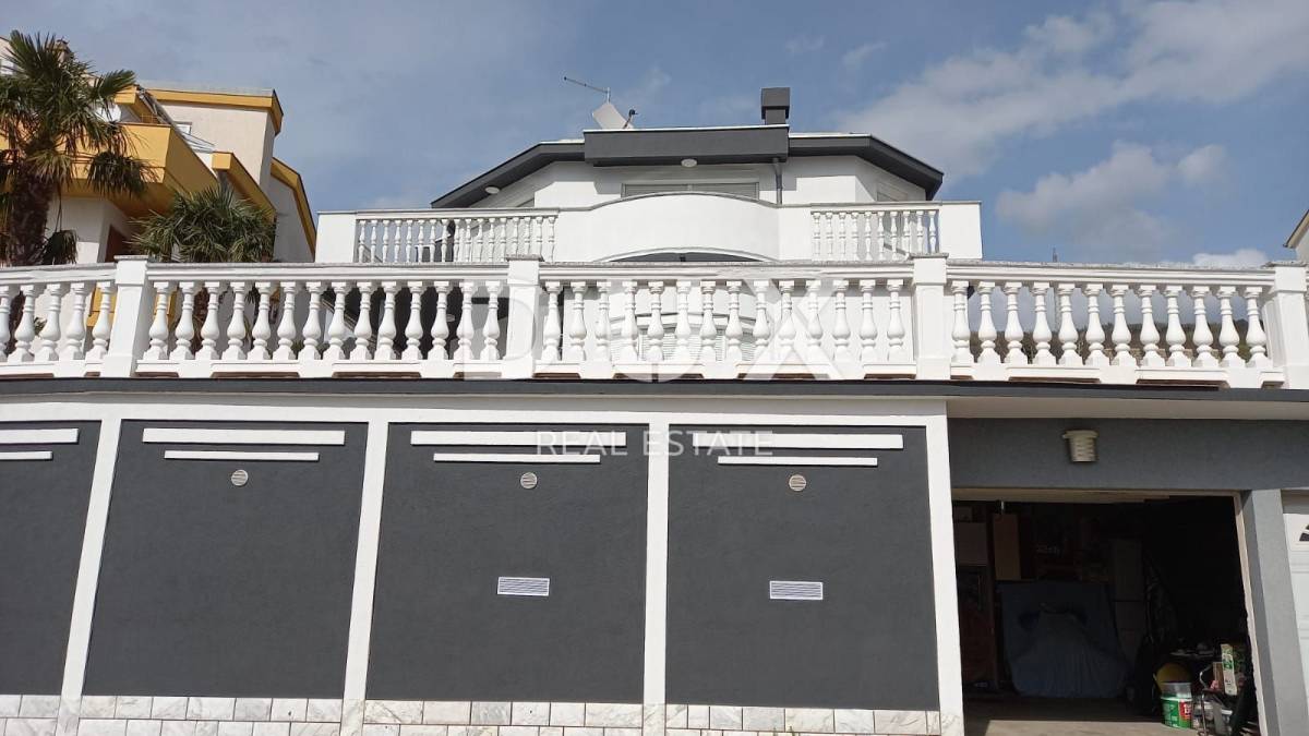 Crikvenica - Kuća s bazenom i lijepim pogledom na more