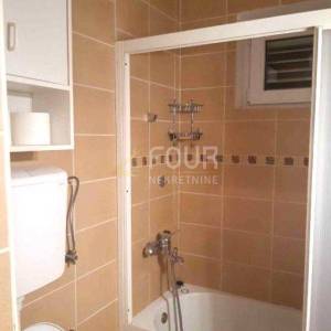 Crikvenica, kuća s dva stana 110m2, pogled na more