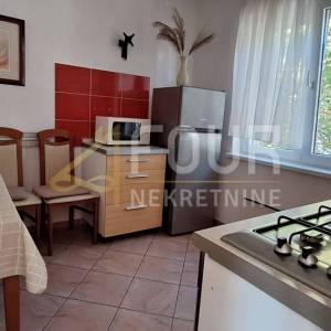 Crikvenica, kuća s dva stana 110m2, pogled na more