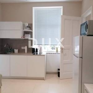 CRIKVENICA - kuća u centru Crikvenice 145 m2