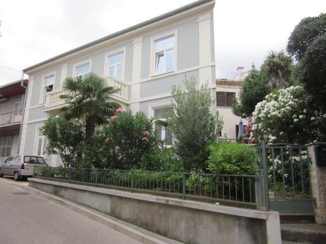 CRIKVENICA - kuća u centru Crikvenice 145 m2