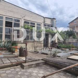 CRIKVENICA - kuća u centru Crikvenice s poslovnim prostorom