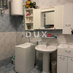 CRIKVENICA -  kuća u nizu u samom centru grada