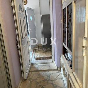 CRIKVENICA -  kuća u nizu u samom centru grada