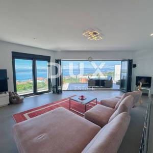 CRIKVENICA, KVARNER - Moderna vila s bazenom i panoramskim pogledom na more (kuća + apartman)