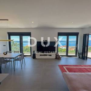 CRIKVENICA, KVARNER - Moderna vila s bazenom i panoramskim pogledom na more (kuća + apartman)