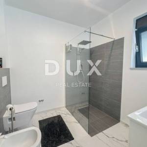 CRIKVENICA, KVARNER - Moderna vila s bazenom i panoramskim pogledom na more (kuća + apartman)