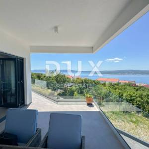 CRIKVENICA, KVARNER - Moderna vila s bazenom i panoramskim pogledom na more (kuća + apartman)
