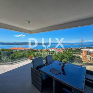 CRIKVENICA, KVARNER - Moderna vila s bazenom i panoramskim pogledom na more (kuća + apartman)