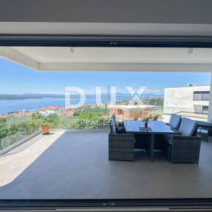 CRIKVENICA, KVARNER - Moderna vila s bazenom i panoramskim pogledom na more (kuća + apartman)