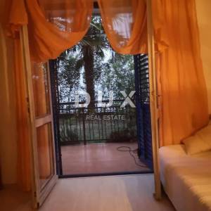 CRIKVENICA - lijepi 2S+DB s terasom na odličnoj lokaciji
