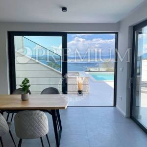Crikvenica, luksuzan apartman s prekrasnim pogledom na more!