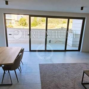 Crikvenica, luksuzan apartman s prekrasnim pogledom na more!