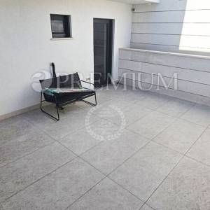 Crikvenica, luksuzan apartman s prekrasnim pogledom na more!