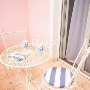 CRIKVENICA - luksuzna kuća s pet apartmana