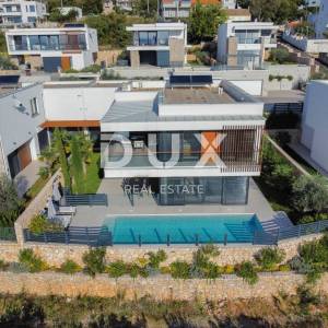 CRIKVENICA - luksuzna vila u Crikvenici s grijanim bazenom te panoramskim pogledom na more i Kvarner