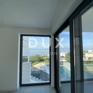 CRIKVENICA - luksuzni, dvoetažni stan 3S+DB u stambenoj vili s vlastitim bazenom