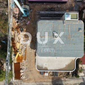 CRIKVENICA - Luksuzni penthouse u izgradnji 1.red do mora
